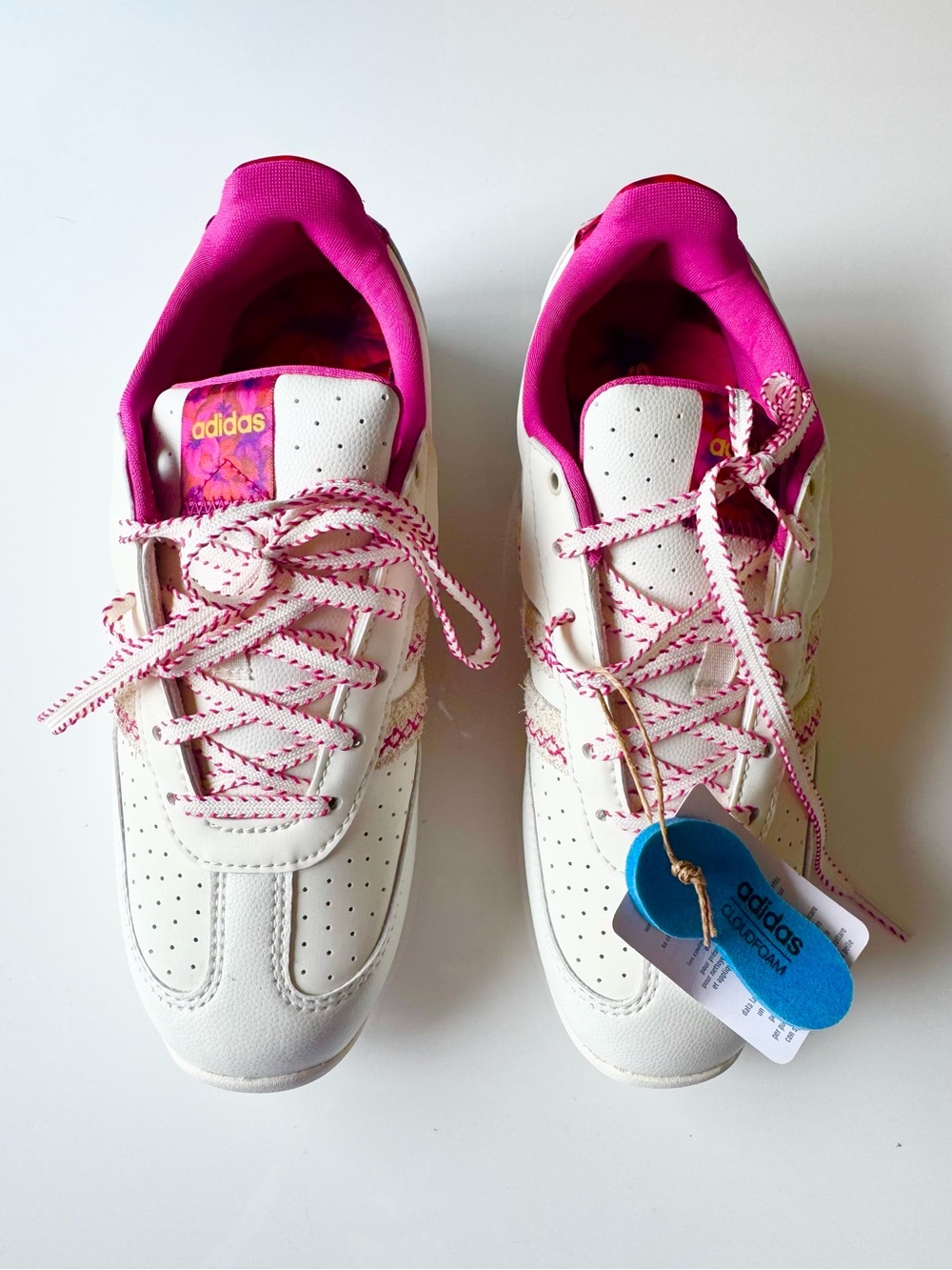 ♥️ NEW! Adidas White Sneakers with Hot Pink Lining and Accents